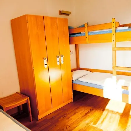 Jugendherberge Mittenwald Хостел