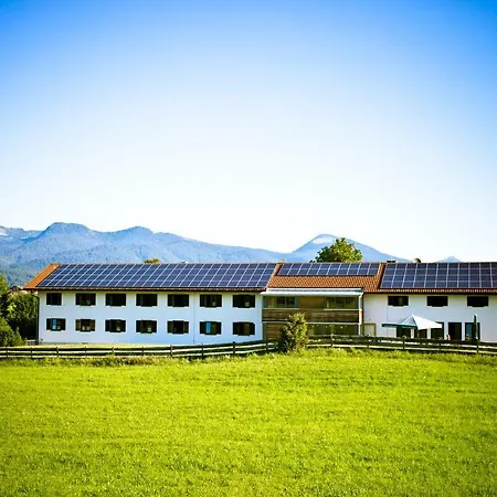 Jugendherberge Mittenwald Хостел Миттенвальд